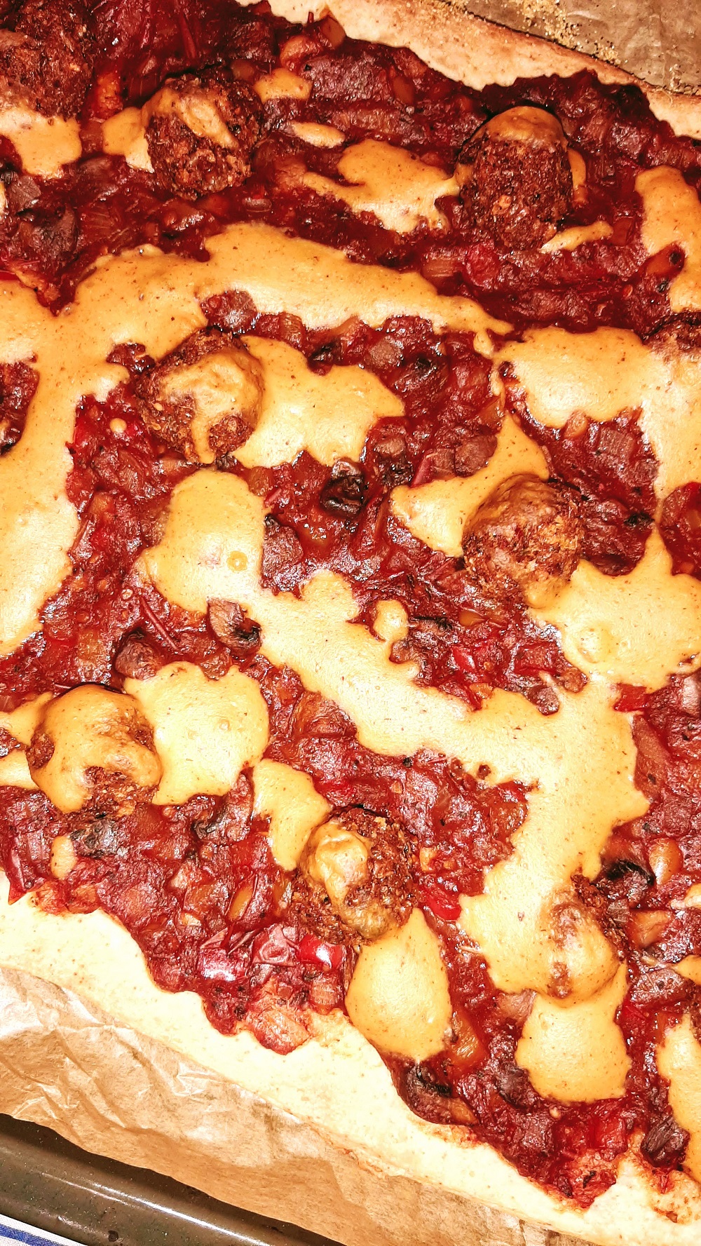 Vegan Meatball Pizza & Creamy Béchamel Cheese