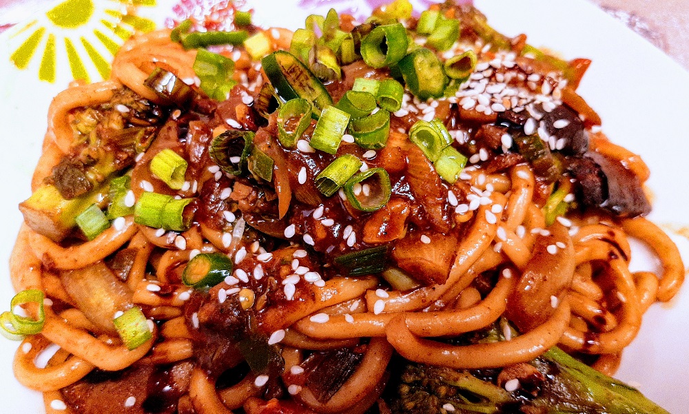 Easy Plant Based Vegan Udon w/Veggies